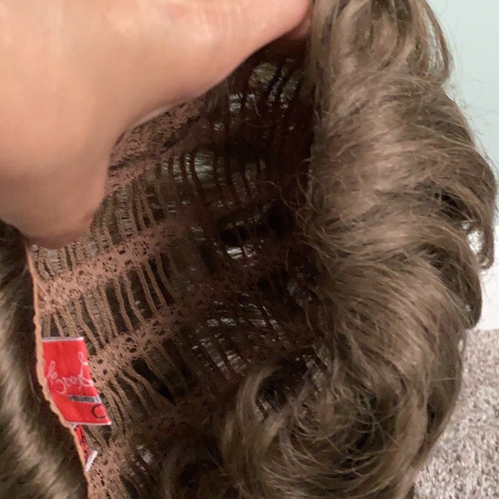 Wig - Picture 8 of 8